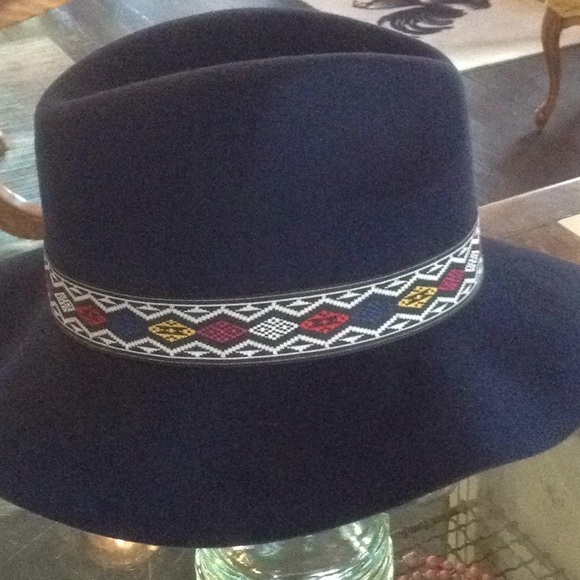 Adjustable wool hat - Picture 3 of 4